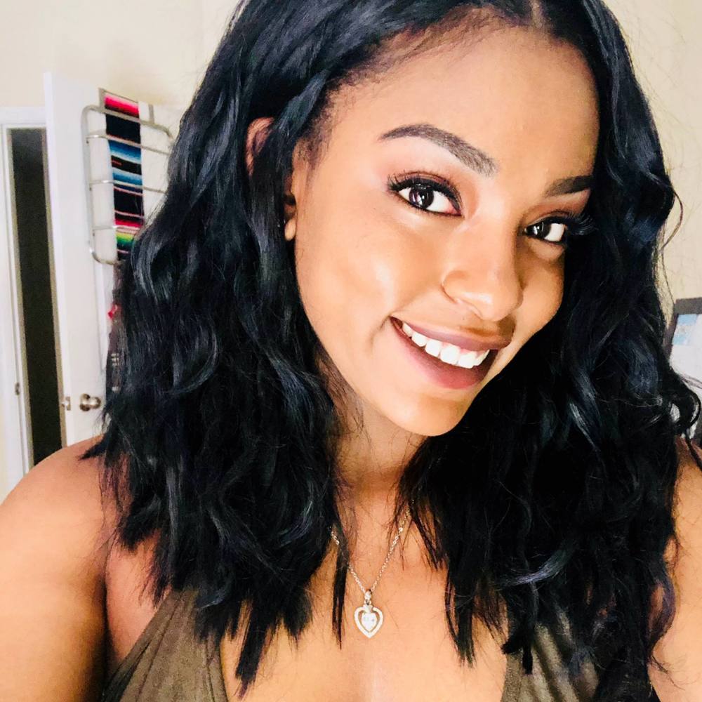 Meet your Posher, Riana